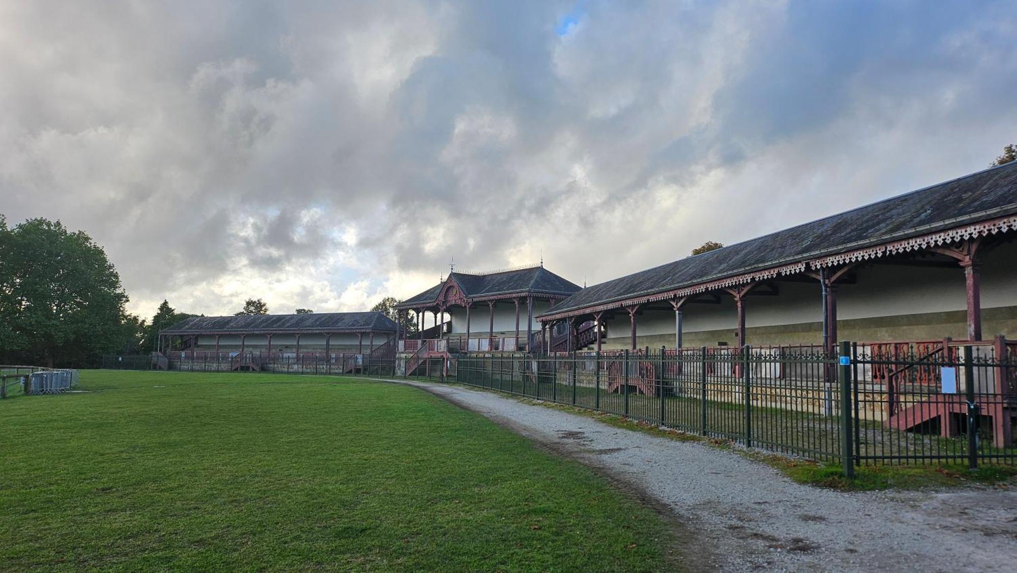 Studio De L'Hippodrome Mortagne-au-Perche Exterior foto